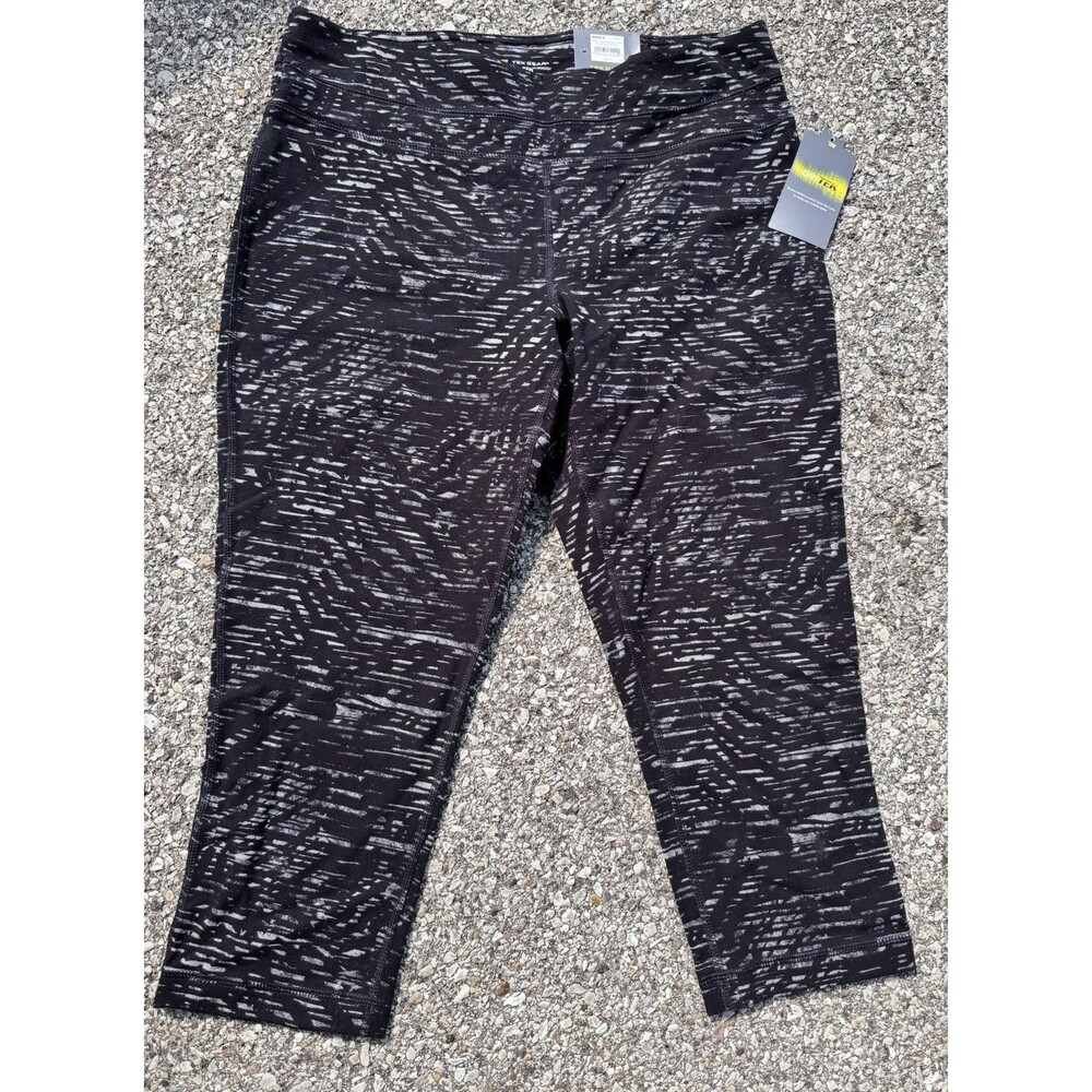 Tek Gear Women's Capri Mid Rise Legging Size XL Black White Striped Dry Tek New